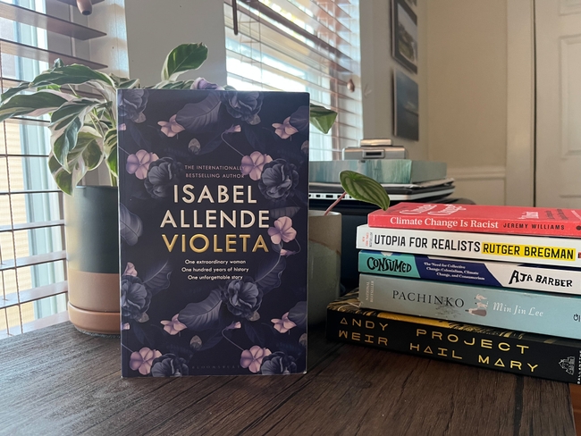 The book 'Violeta' by Isabel Allende